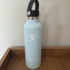 Hydro Flask Sky Blue Bottle with Black Lid
